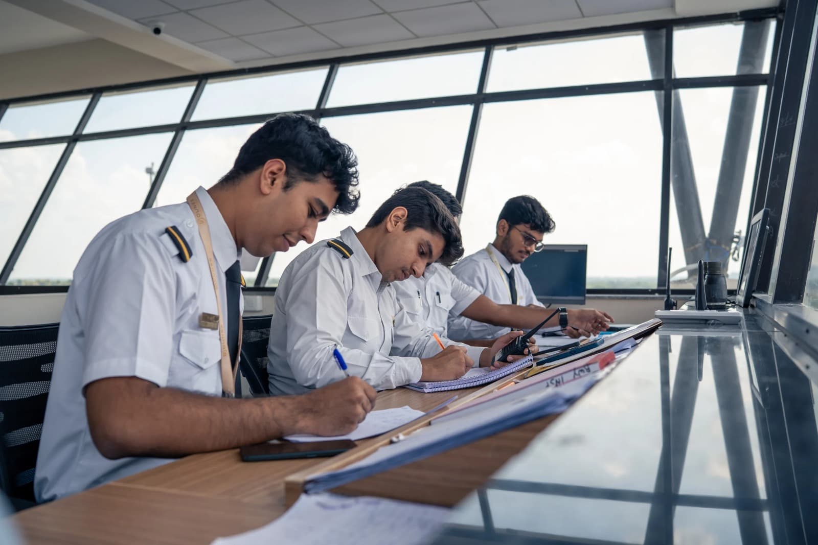 How Pilots Make Decisions under Pressure